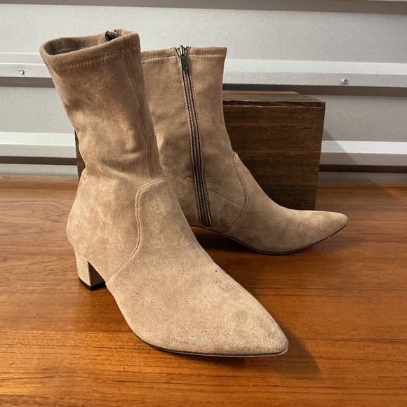 Silent D Anthropologie Women Auston Tan Microsuede Pointed Toe Boot Size 39EU - Picture 1 of 10